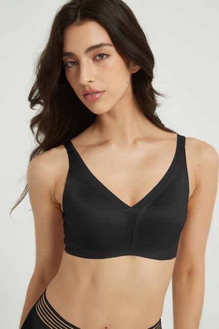 Medium Support Molded Cups CrossOver V-neck Bra
