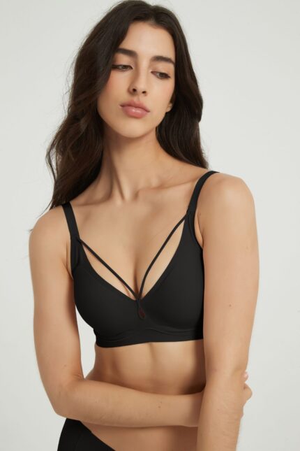 Medium Support Cut Out Bra