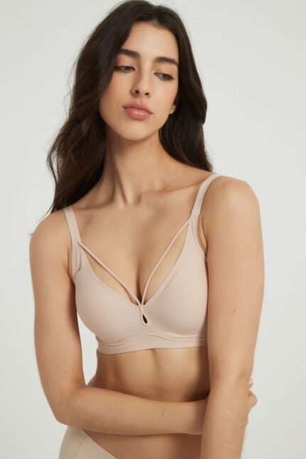 Medium Support Cut Out Bra
