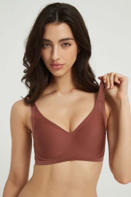 3D Medium Support Molded Cups V-neck Bra